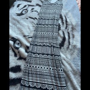 Long black and white summer dress